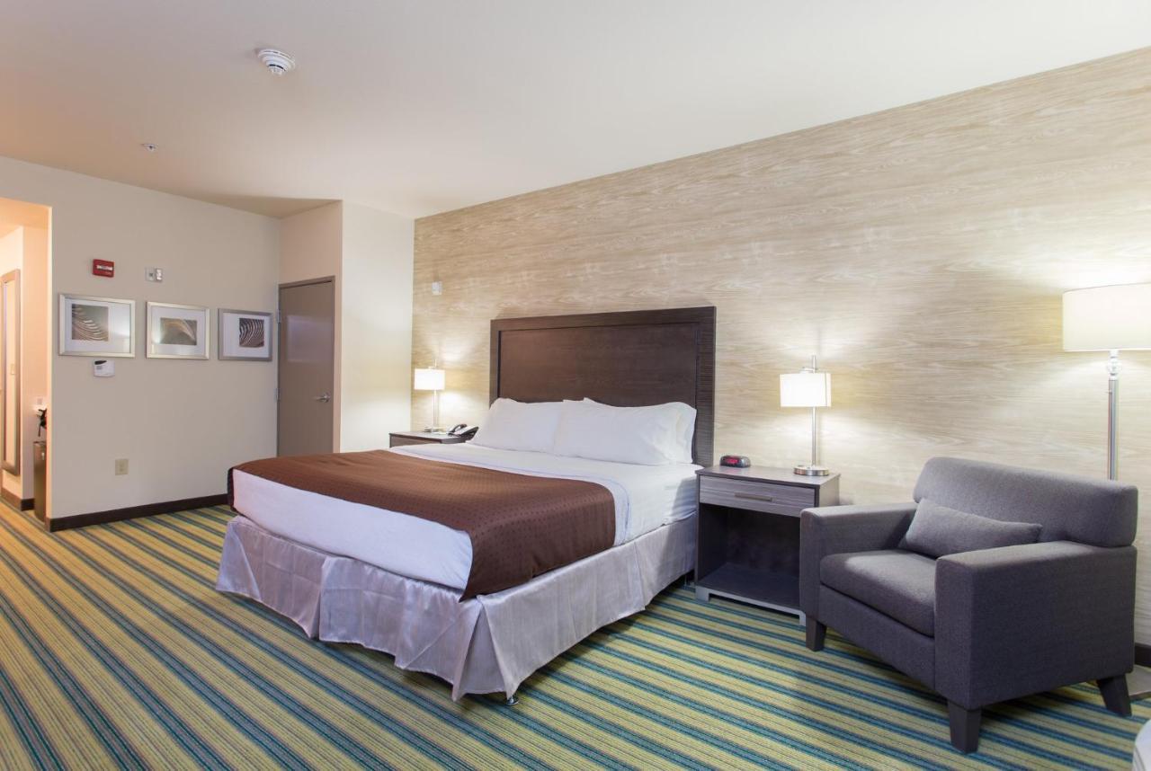 Arkansas Convention Center By Ihg Hotel